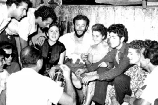 Ο Σίμος Τσαπνίδης με άλλους υπαρξιστές (1953)